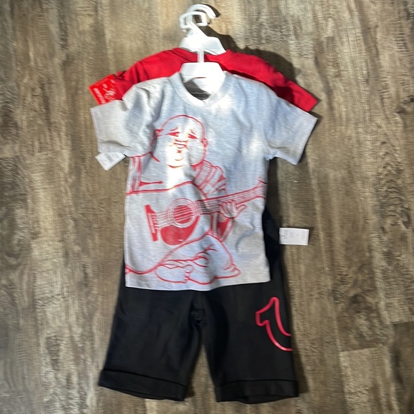 True Religion 3 piece short set size 5 - Picture 2 of 3